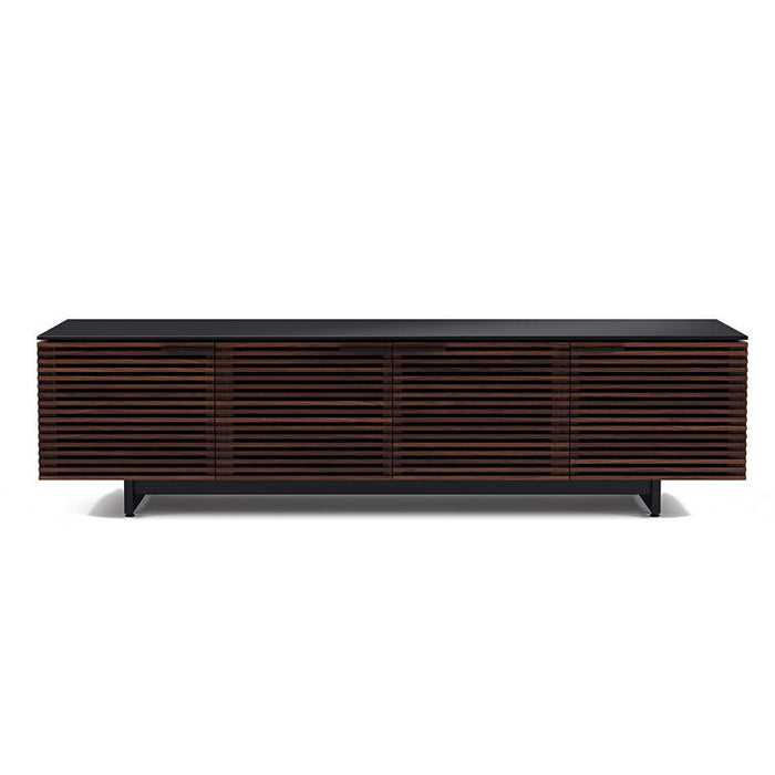 BDI BDICORR8173CHOC | Meuble multimédia - Portes à persiennes - Verre trempé - Bois massif - Noyer Teinté Chocolat-SONXPLUS.com