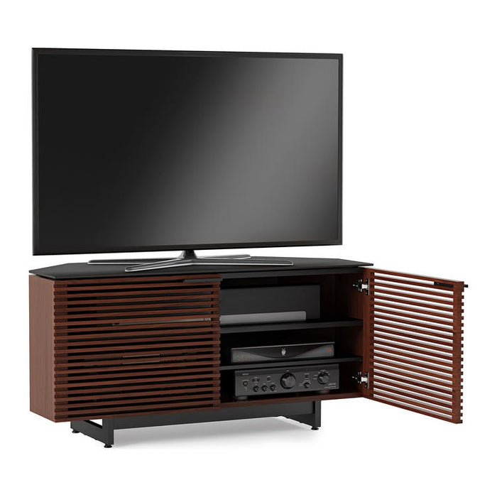 BDI BDICORR8175CHOC | Meuble multimédia - Coins effilés - Tablettes réglables - Noyer Teinté Chocolat-SONXPLUS.com